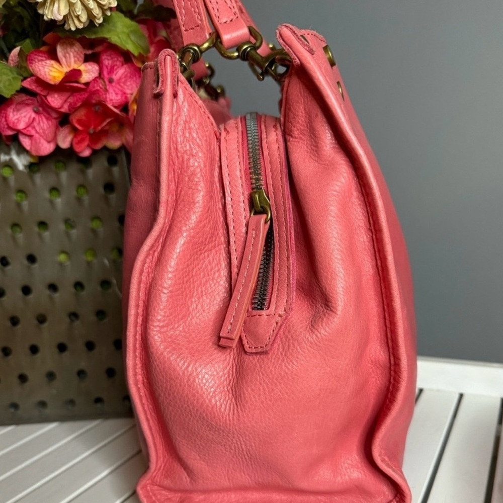 American Leather Co. Lenox Triple Entry Satchel! Preowned! - Picture 3 of 7